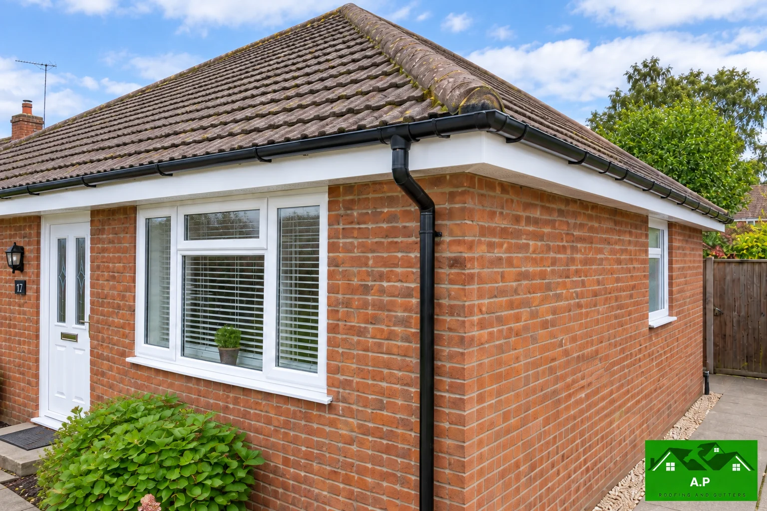 The rainwater corner and downpipe arrangement